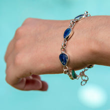 Cargar imagen en el visor de la galería, PULSERA REVERSIBLE DE PLATA LAPISLÁZULI Y CRISOCOLA
