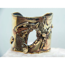 Cargar imagen en el visor de la galería, BRAZALETE DE BRONCE CON TEXTURA
