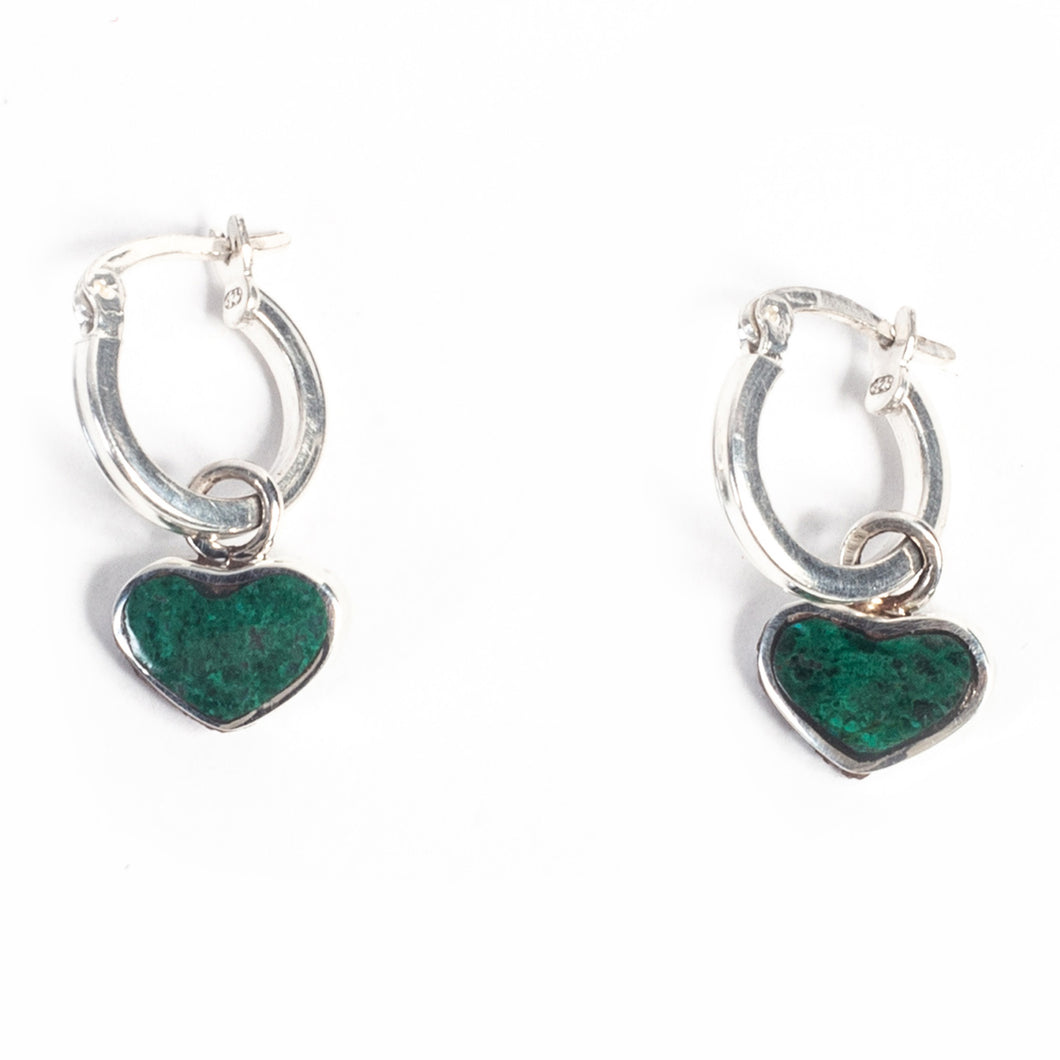 AROS DE PLATA, ARGOLLA CON CORAZÓN DE MALAQUITA