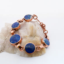 Cargar imagen en el visor de la galería, PULSERA REVERSIBLE DE COBRE ONIX, CRISOPRASA Y LAPISLÁZULI
