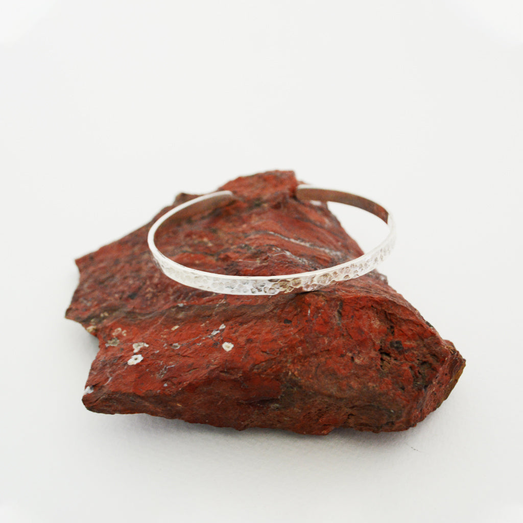 PULSERA ESCLAVA DE PLATA CON TEXTURA