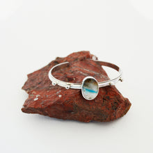 Cargar imagen en el visor de la galería, PULSERA ESCLAVA DE PLATA CON ÓPALO ANDINO
