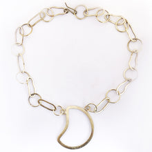 Cargar imagen en el visor de la galería, COLLAR DE BRONCE Y LUNA
