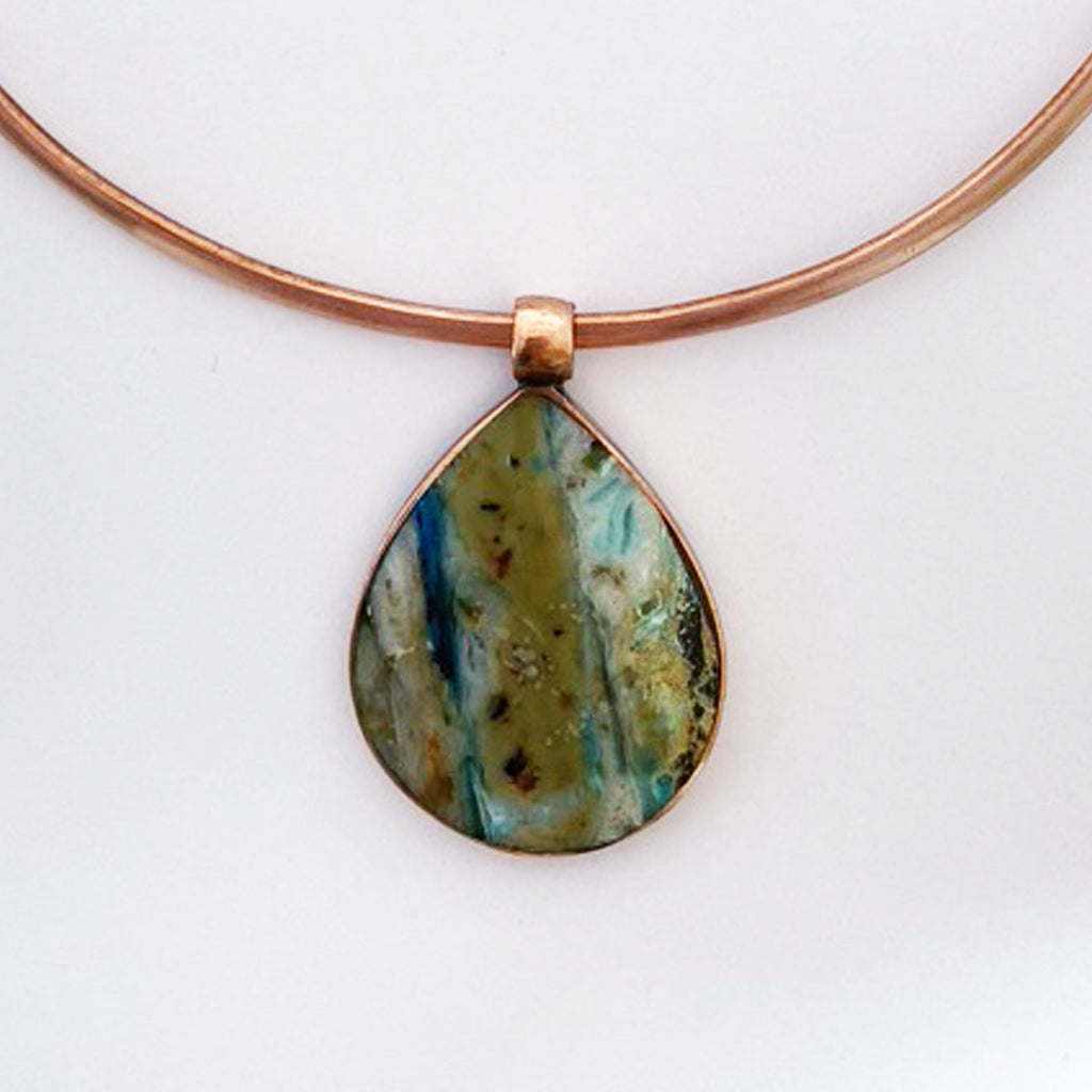 COLGANTE DE COBRE Y ÓPALO ANDINO